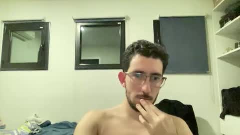 Snapshot of johnukber chatting on 06-11-26, 02:53 John Ukber online show from 06-11-26, 02:53