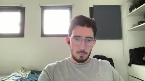 Snapshot of johnukber chatting on 06-11-26, 06:28 John Ukber online show from 06-11-26, 06:28