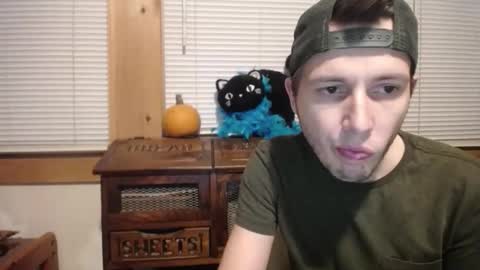 Snapshot of johstondude chatting on 11-29-25, 09:29 Johston online show from 11-29-25, 09:29