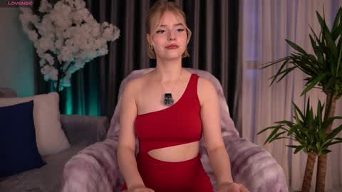 Snapshot of joice_queen chatting on 09-27-25, 03:11 Paula online show from 09-27-25, 03:11