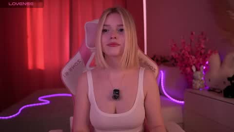 Paula online show from 05-08-26, 02:06