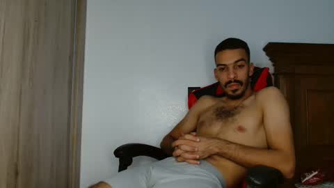 Snapshot of jokerharle1 chatting on 10-01-25, 06:03 ALICEARABIAN online show from 10-01-25, 06:03