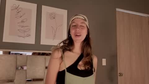 jolie_lov online show from 11-19-25, 01:33