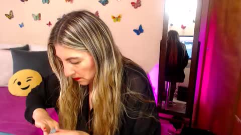 Jolie Mature online show from 11-20-25, 08:41