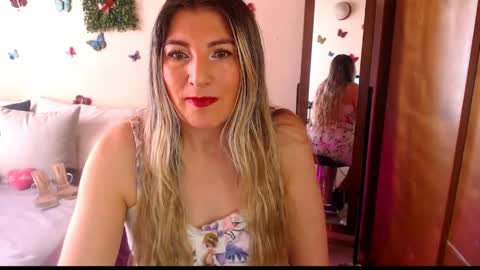 Jolie Mature online show from 04-20-26, 07:48