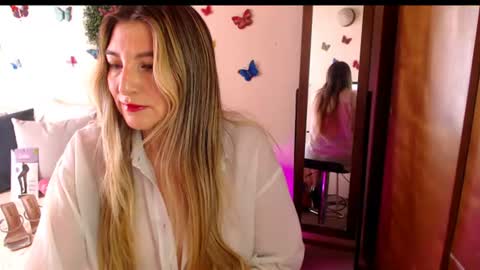 Jolie Mature online show from 07-20-26, 08:22