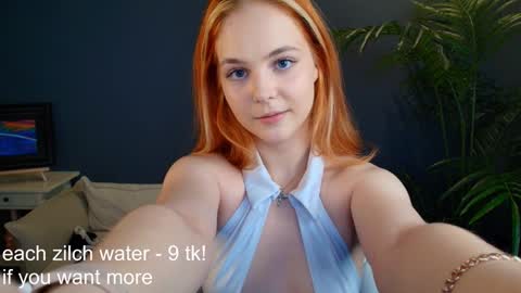Snapshot of jolly_bean chatting on 01-15-25, 11:43 Polly online show from 01-15-25, 11:43