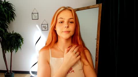 Snapshot of jolly_bean chatting on 01-26-25, 08:36 Polly online show from 01-26-25, 08:36