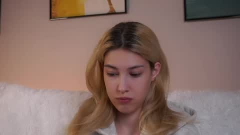 Viola online show from 04-18-26, 07:07