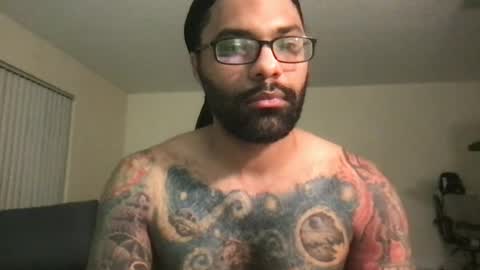 Snapshot of jon2h6k chatting on 06-20-26, 02:03 jon2h6k online show from 06-20-26, 02:03