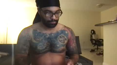 Snapshot of jon2h6k chatting on 07-23-26, 12:35 jon2h6k online show from 07-23-26, 12:35