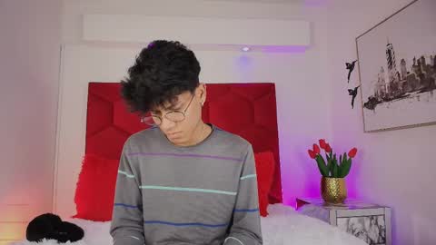 Jonas  online show from 09-15-25, 01:11