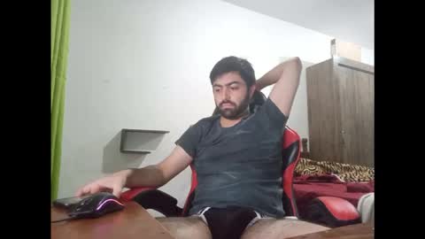 Snapshot of jonasf2525 chatting on 12-22-25, 04:53 jonasf2525 online show from 12-22-25, 04:53