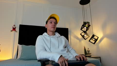 Jonathan Danielss  online show from 12-06-24, 11:44