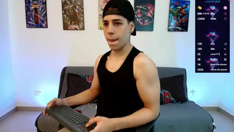 Instagram jonathanfit14 online show from 06-08-26, 08:53