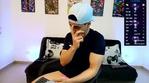 Instagram jonathanfit14 online show from 06-11-26, 12:32