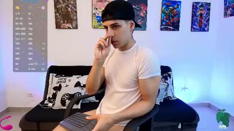 Instagram jonathanfit14 online show from 07-06-26, 11:07