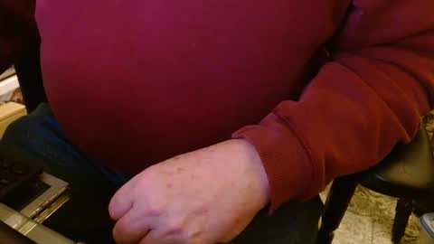 Snapshot of joncpics chatting on 12-12-24, 12:38 joncpics online show from 12-12-24, 12:38