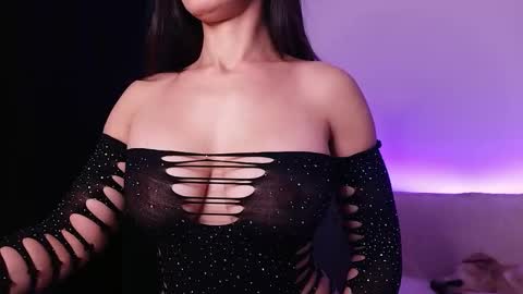 AlesyaJ online show from 10-31-25, 08:26