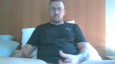 jonoy1995 online show from 12-17-24, 04:12