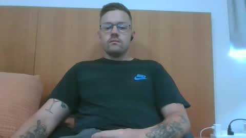 Snapshot of jonoy1995 chatting on 02-15-25, 11:58 jonoy1995 online show from 02-15-25, 11:58