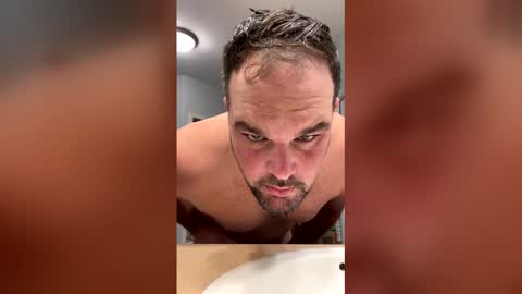 Snapshot of jonsch55 chatting on 12-19-25, 03:35 jonsch55 online show from 12-19-25, 03:35