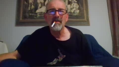 Snapshot of jony_five chatting on 05-08-26, 01:00 Jon online show from 05-08-26, 01:00