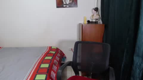 Snapshot of jordan_smitths chatting on 06-12-26, 01:04 jordan_smitths online show from 06-12-26, 01:04