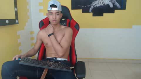 Snapshot of jose_sexycumm chatting on 12-22-24, 08:14 jose_sexycumm online show from 12-22-24, 08:14