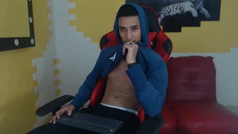 Snapshot of jose_sexycumm chatting on 12-23-24, 07:52 jose_sexycumm online show from 12-23-24, 07:52