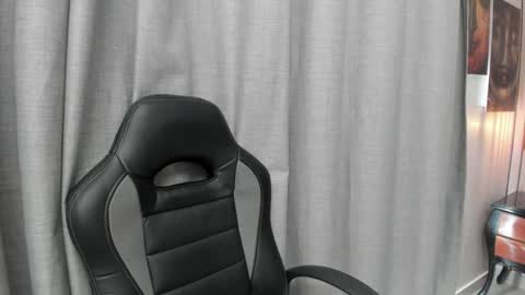 Snapshot of joselyn_sexy_ chatting on 12-24-24, 02:01 Katalina online show from 12-24-24, 02:01