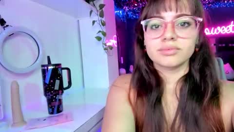 Snapshot of joselynsweet chatting on 09-22-25, 12:56 Sofia Garcia online show from 09-22-25, 12:56