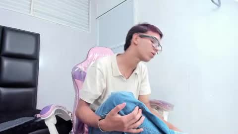 Snapshot of joseph18_ chatting on 07-16-26, 02:12 Joseph online show from 07-16-26, 02:12