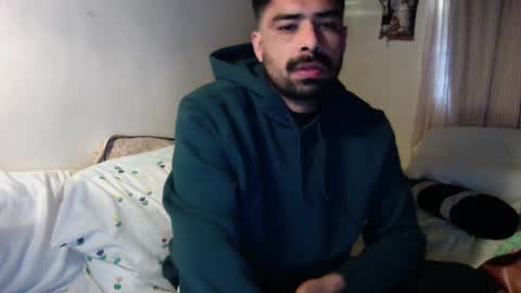 Snapshot of josephs1990 chatting on 01-08-25, 12:17 josephs1990 online show from 01-08-25, 12:17