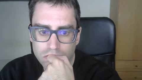 Snapshot of josevd chatting on 03-31-26, 10:59 Jose online show from 03-31-26, 10:59
