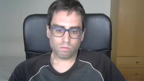 Snapshot of josevd chatting on 04-14-26, 02:01 Jose online show from 04-14-26, 02:01
