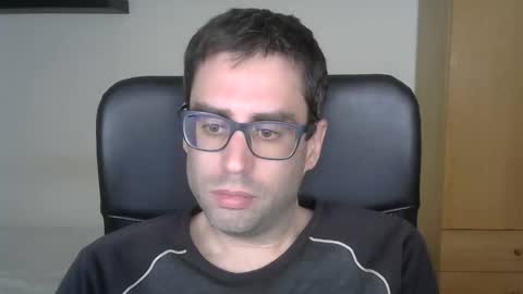 Snapshot of josevd chatting on 04-15-26, 01:29 Jose online show from 04-15-26, 01:29