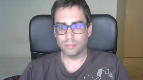 Snapshot of josevd chatting on 04-18-26, 04:00 Jose online show from 04-18-26, 04:00
