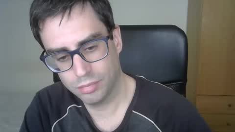 Snapshot of josevd chatting on 05-09-26, 02:00 Jose online show from 05-09-26, 02:00