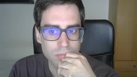 Snapshot of josevd chatting on 05-19-26, 09:04 Jose online show from 05-19-26, 09:04