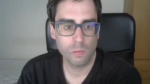 Snapshot of josevd chatting on 06-01-26, 11:01 Jose online show from 06-01-26, 11:01