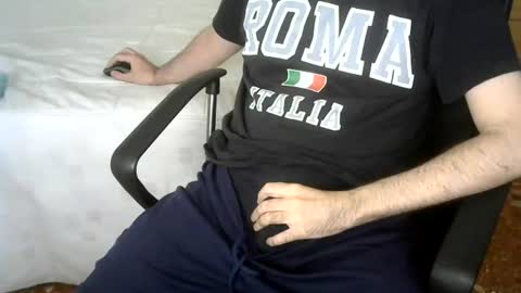 Snapshot of josevd chatting on 06-14-26, 01:02 Jose online show from 06-14-26, 01:02
