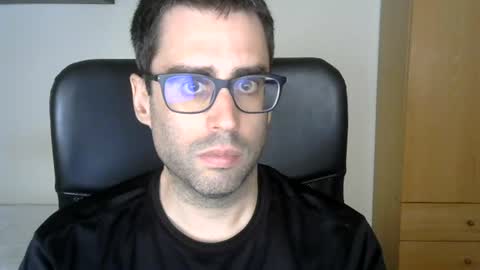 Snapshot of josevd chatting on 06-18-26, 09:47 Jose online show from 06-18-26, 09:47