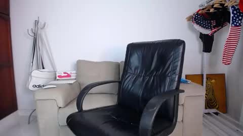 Snapshot of josezaens_ chatting on 10-23-25, 08:24 josezaens_ online show from 10-23-25, 08:24