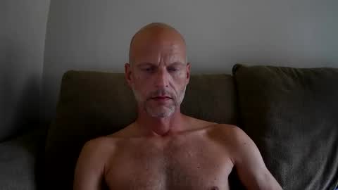 Snapshot of joshking2017 chatting on 05-25-26, 02:01 joshking2017 online show from 05-25-26, 02:01