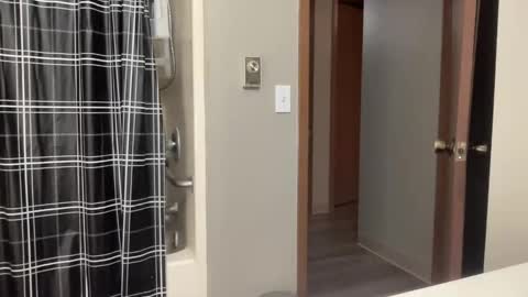 Snapshot of joshperrygoon chatting on 12-17-24, 07:40 joshperrygoon online show from 12-17-24, 07:40