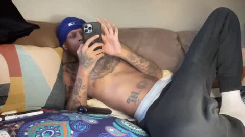 Snapshot of joshperrygoon chatting on 12-28-24, 10:44 joshperrygoon online show from 12-28-24, 10:44