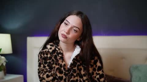  Josie  online show from 11-30-25, 08:13