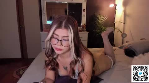 josephine   independent model    online show from 01-24-25, 11:34