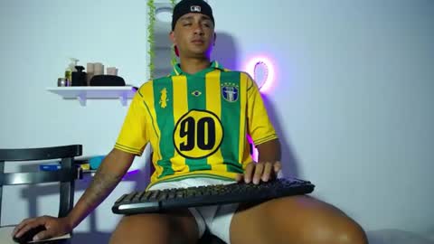 Josue 22cm big dick online show from 07-30-26, 11:26